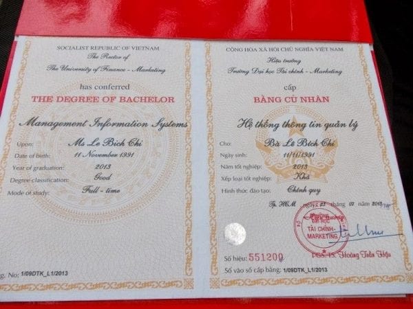 bằng tốt nghiệp đại học tài chính marketing