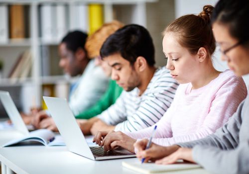 Cách lấy bằng đại học cho người đi làm
