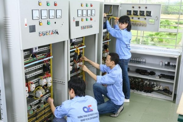 Chọn làm bằng trung cấp ngành gì để phù hợp với mục tiêu của bản thân ?