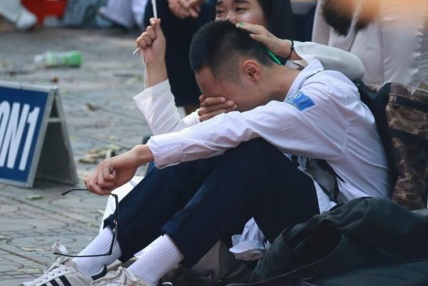 Vì sao điểm cao vẫn rớt đại học?