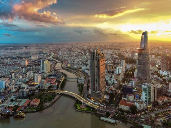 Giáo dục và kinh tế ở TPHCM hiện nay